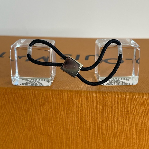 Louis Vuitton Hair Cube LV Rhinestone rubber band - Picture 3 of 6